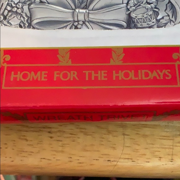 Wreath Trivet - May Dept Stores Co - Picture 4 of 7